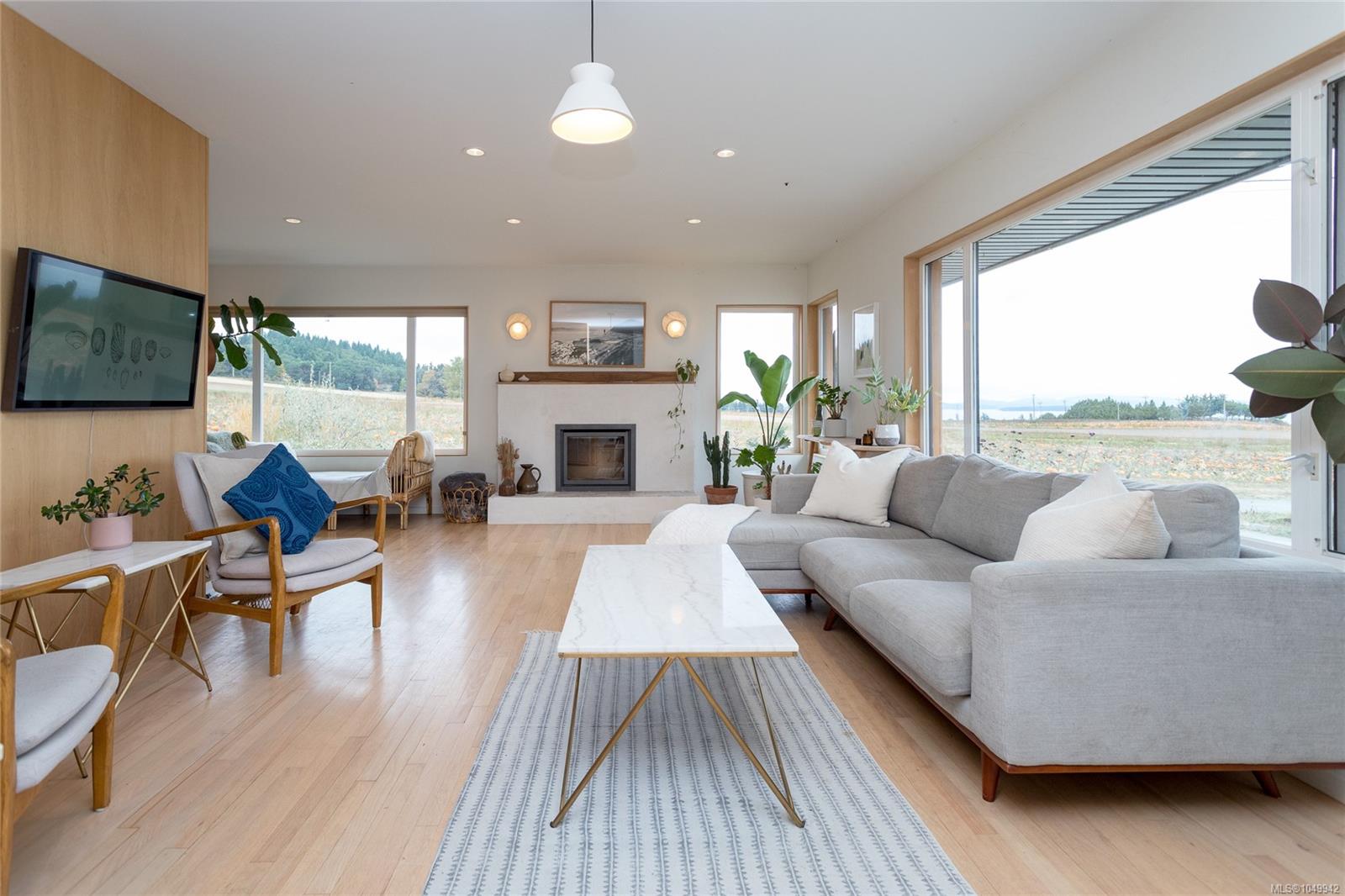 2105 Straitsview Rd — listing photo 10 of 67