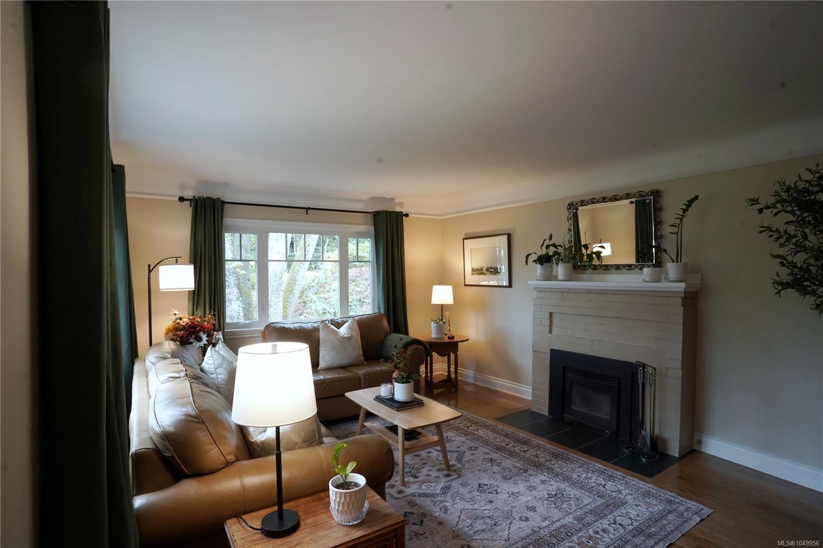 180 Island Hwy — listing photo 5 of 26