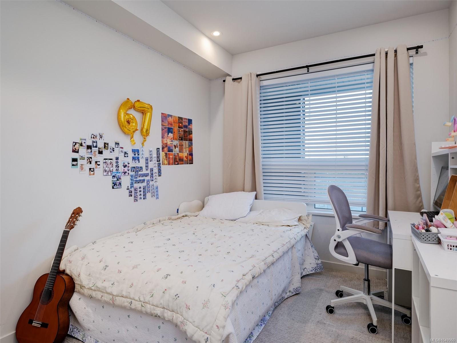 310-958 Pharoah Mews — listing photo 13 of 25