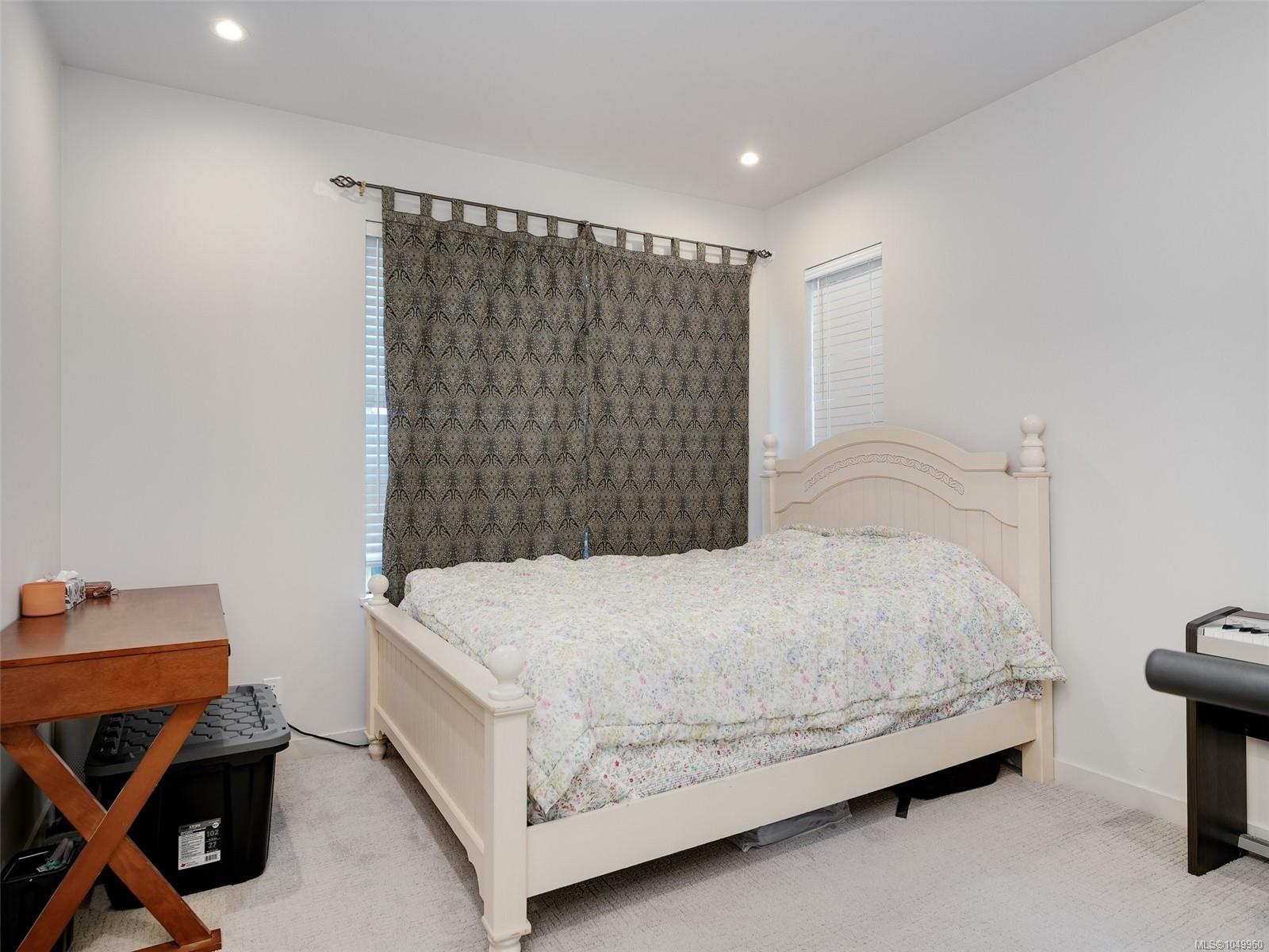 310-958 Pharoah Mews — listing photo 10 of 25