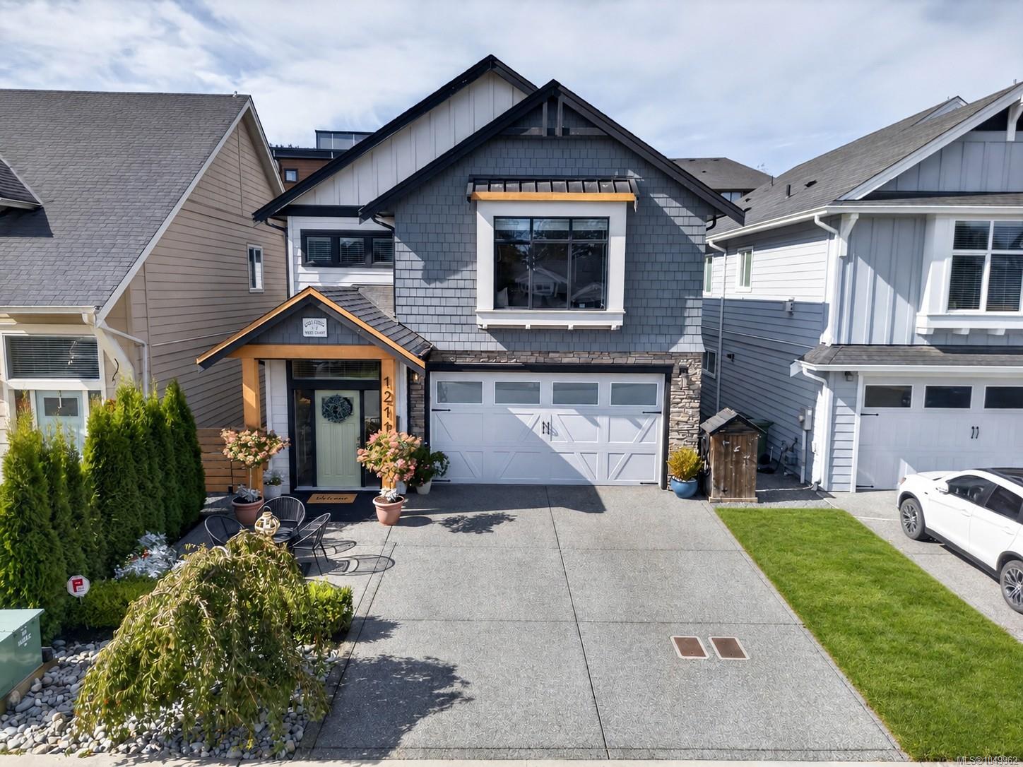 1211 Dreamcatcher Pl — listing photo 2 of 50