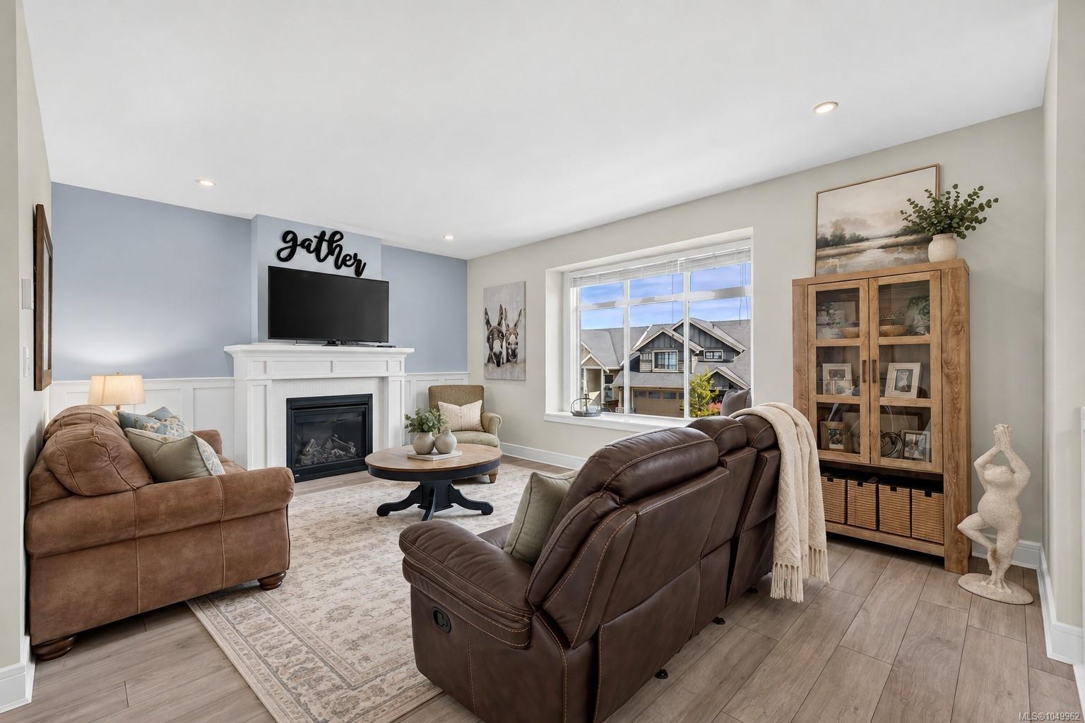 1211 Dreamcatcher Pl — listing photo 8 of 50