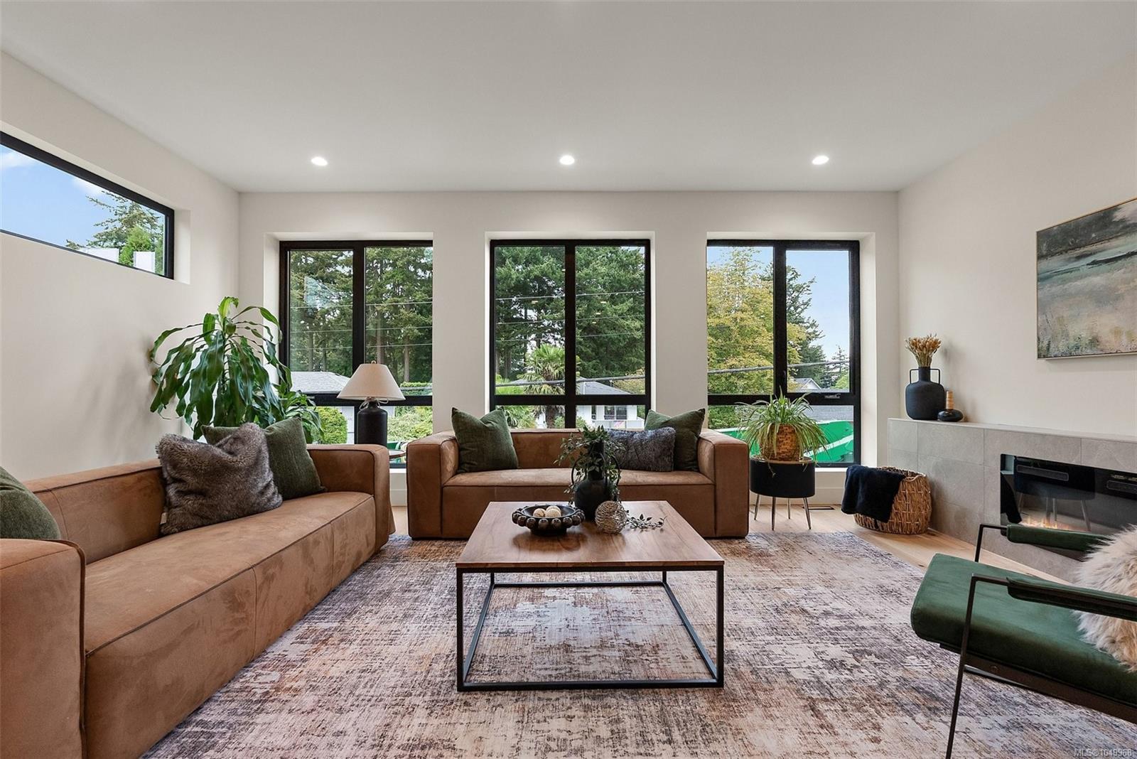 1 2215 Greenlands Rd, Saanich