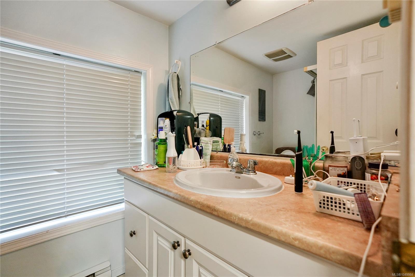 877 Admirals Rd — listing photo 12 of 34