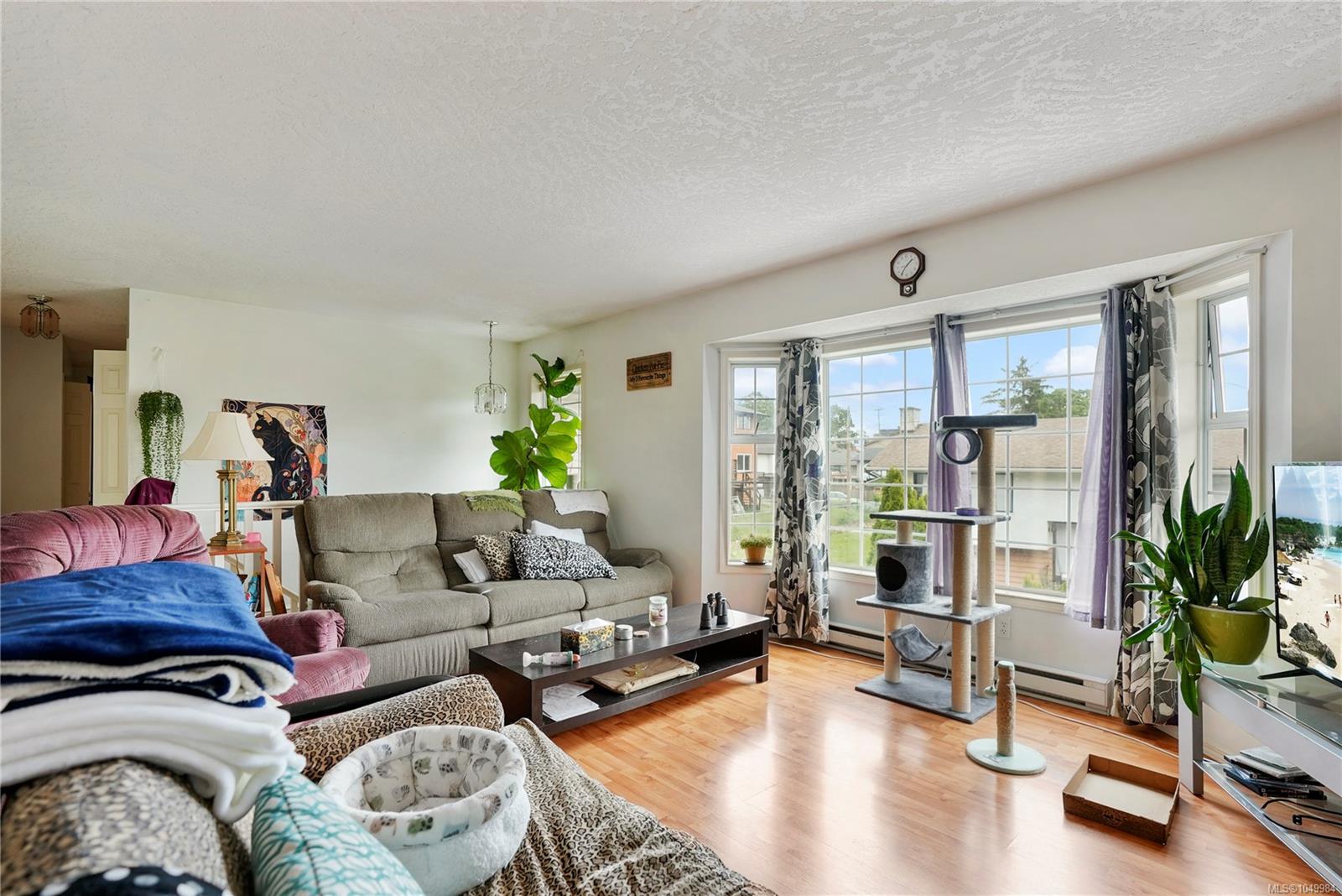 877 Admirals Rd — listing photo 6 of 34