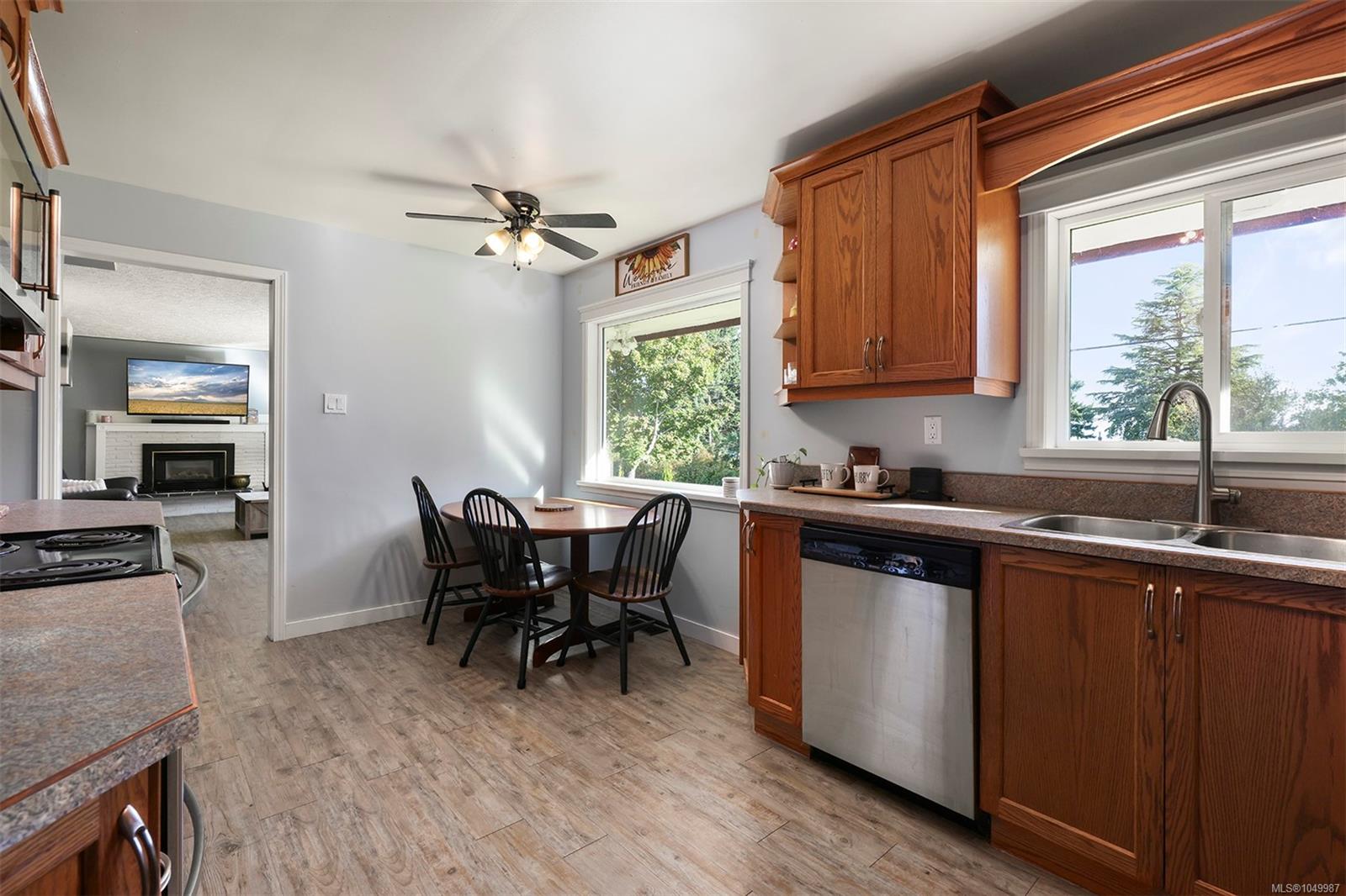 3648 Island Hwy — listing photo 12 of 41