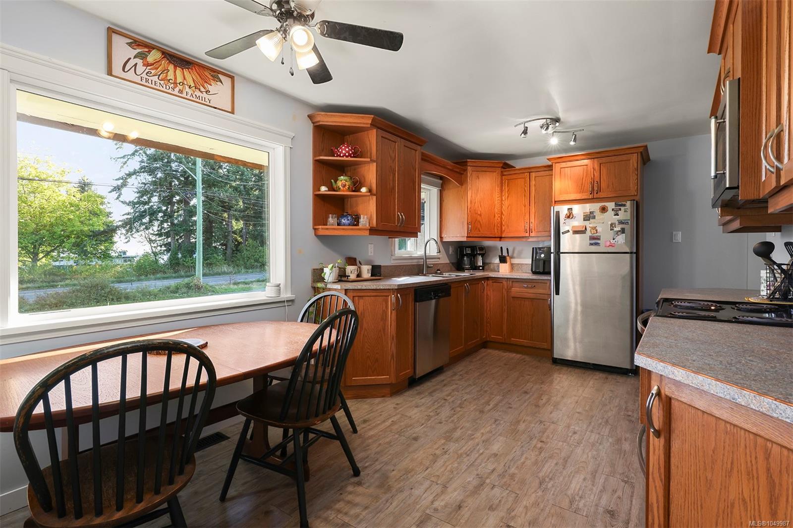 3648 Island Hwy — listing photo 10 of 41