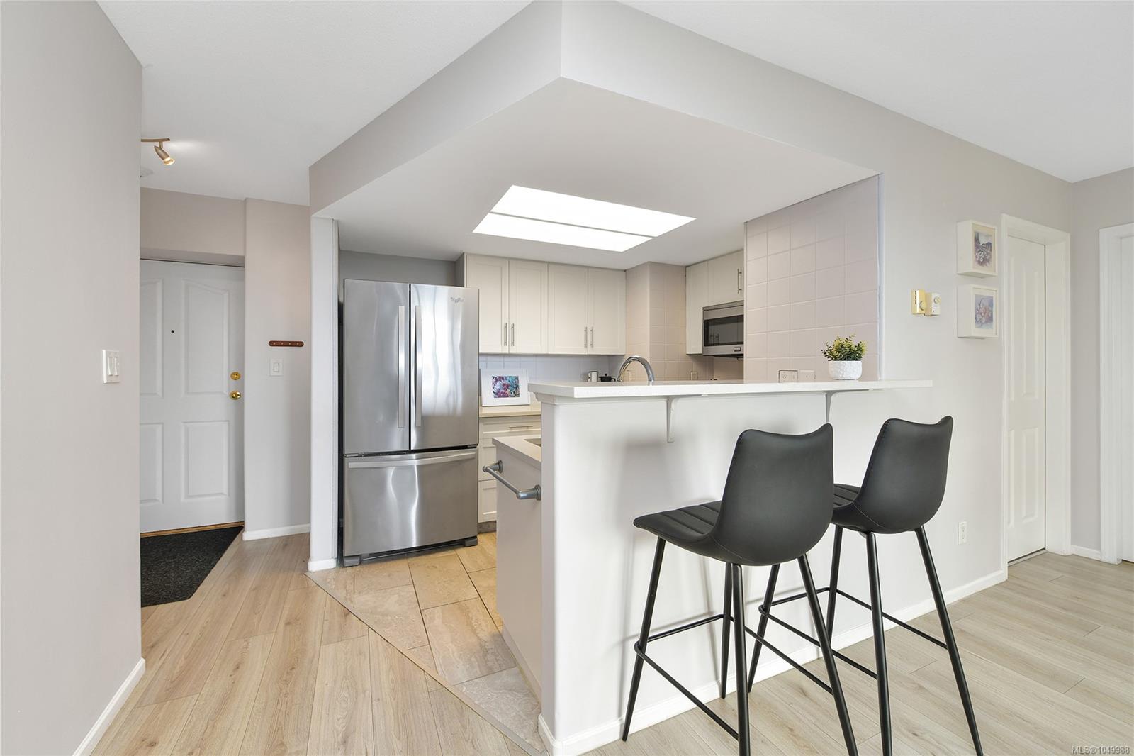 505-930 Yates St — listing photo 12 of 26