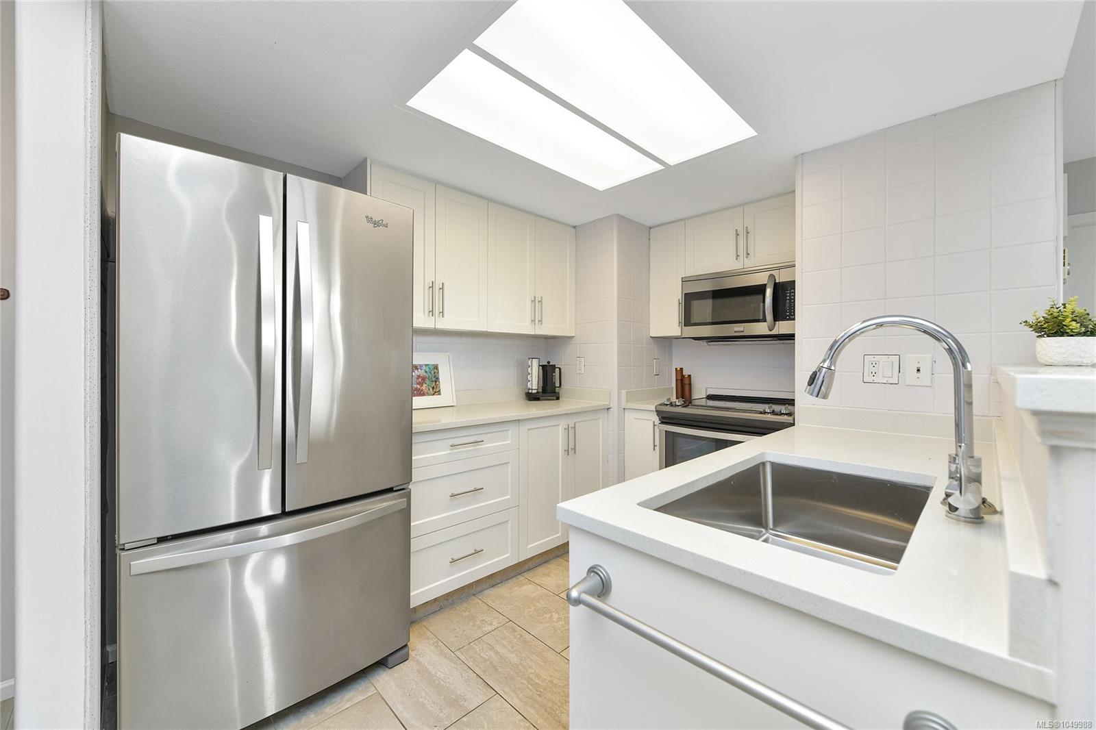 505-930 Yates St — listing photo 13 of 26