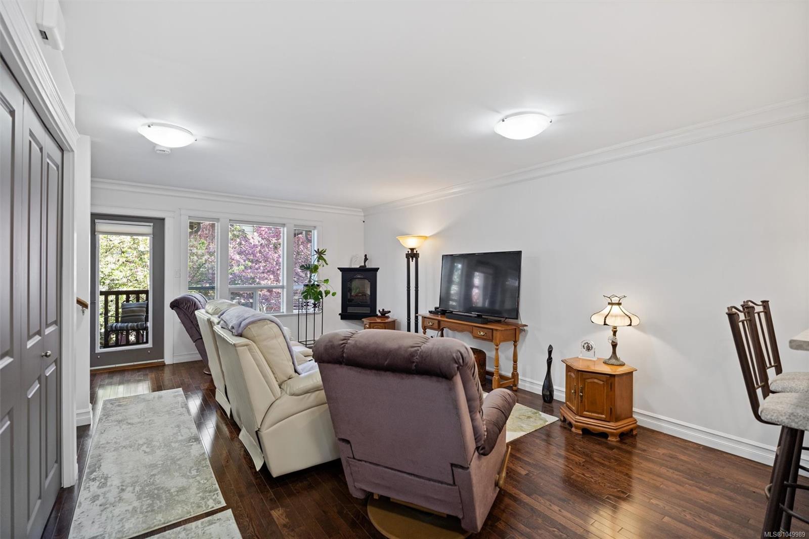 105-827 Arncote Ave — listing photo 14 of 35