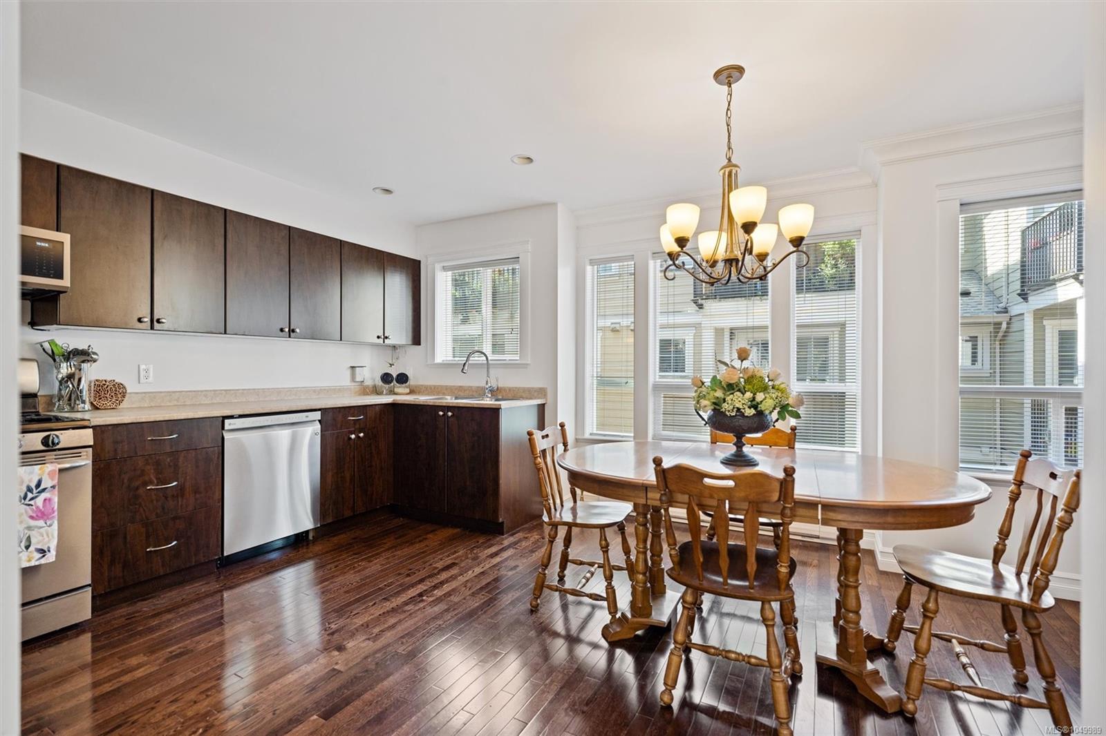 105-827 Arncote Ave — listing photo 7 of 35