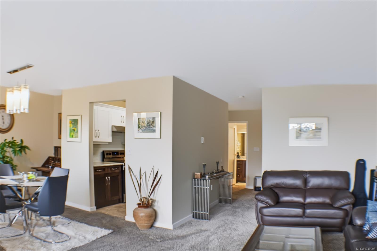 305-103 Gorge Rd — listing photo 14 of 35