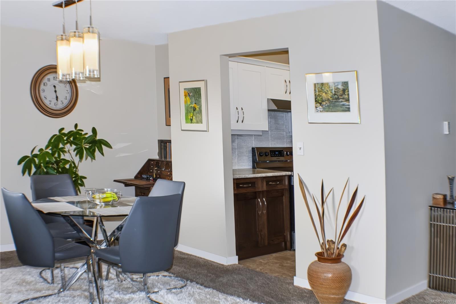 305-103 Gorge Rd — listing photo 10 of 35