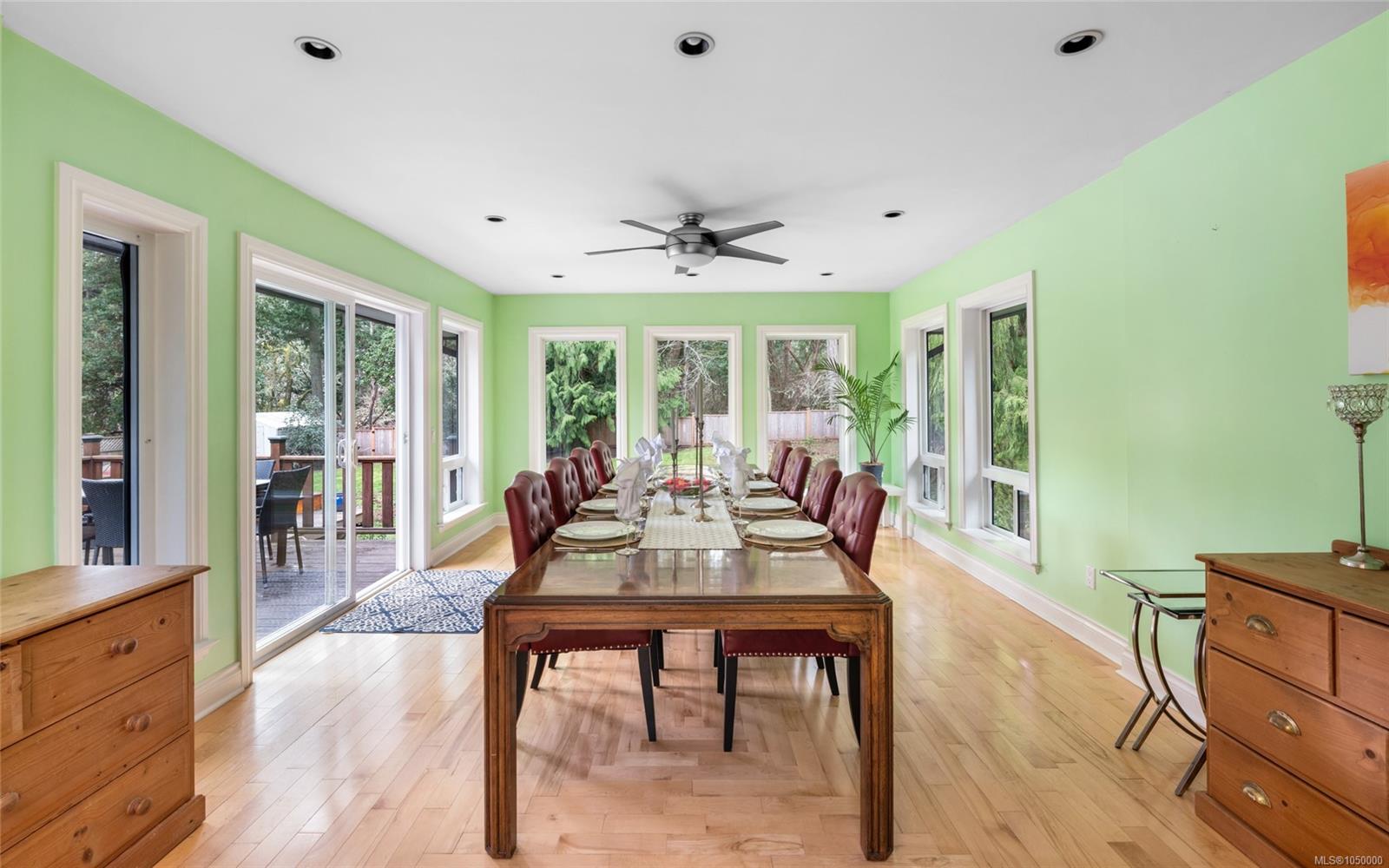 2881 Phyllis St — listing photo 8 of 85
