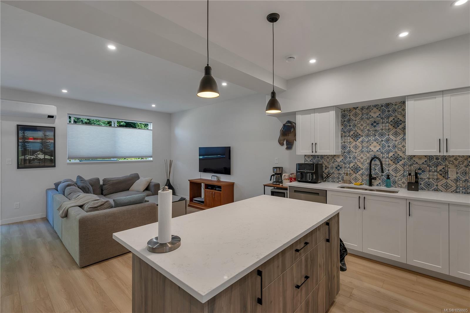 5-444 Fisher Rd — listing photo 8 of 39