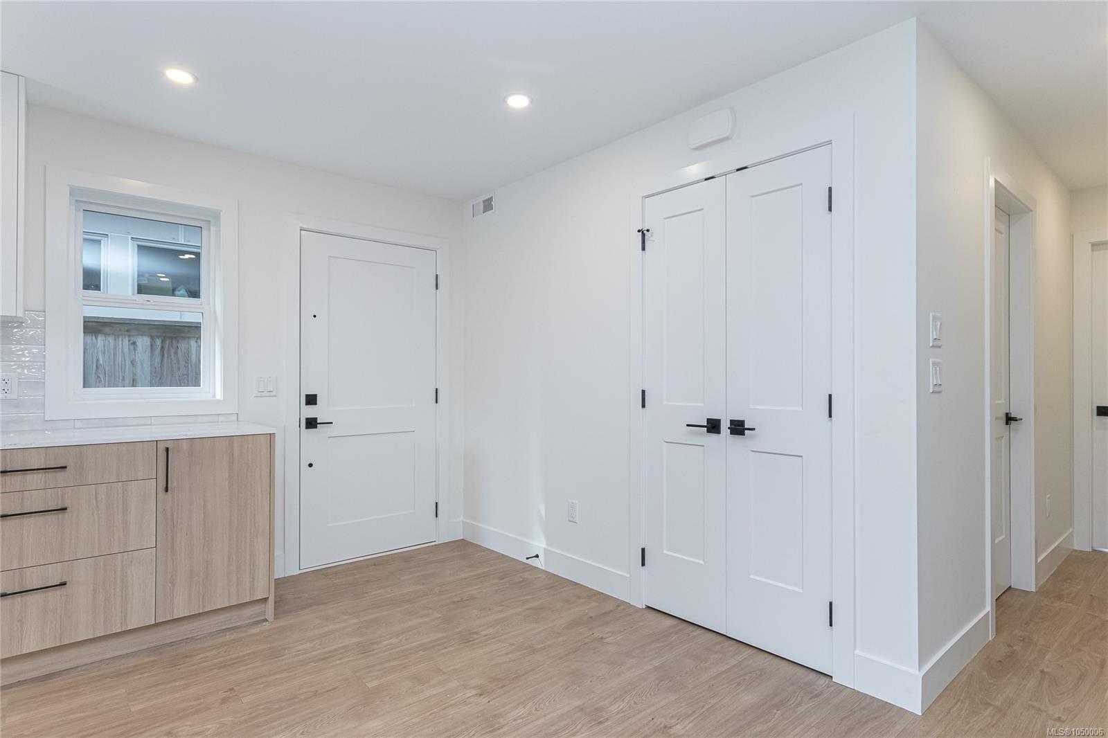 D-2235 Shelbourne St — listing photo 4 of 21