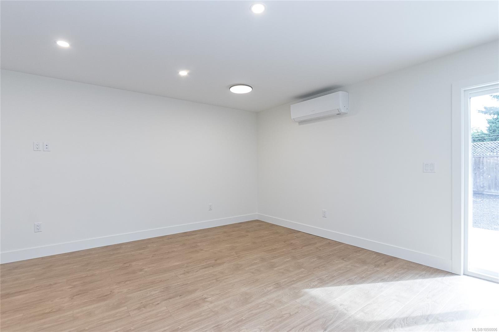 D-2235 Shelbourne St — listing photo 7 of 21
