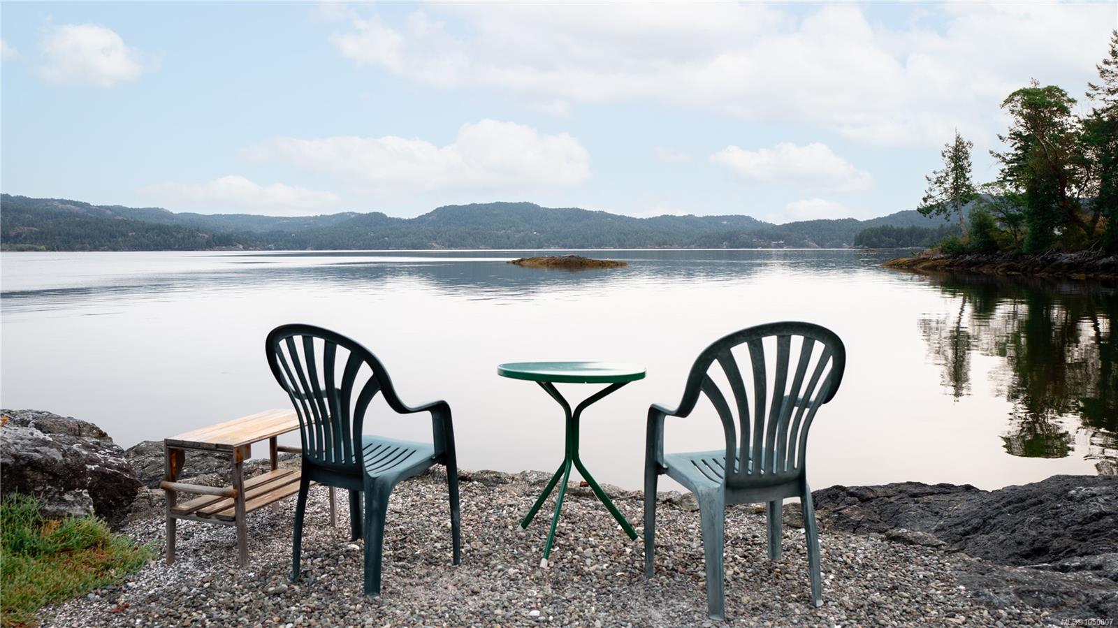 6320 East Sooke Rd — listing photo 4 of 48