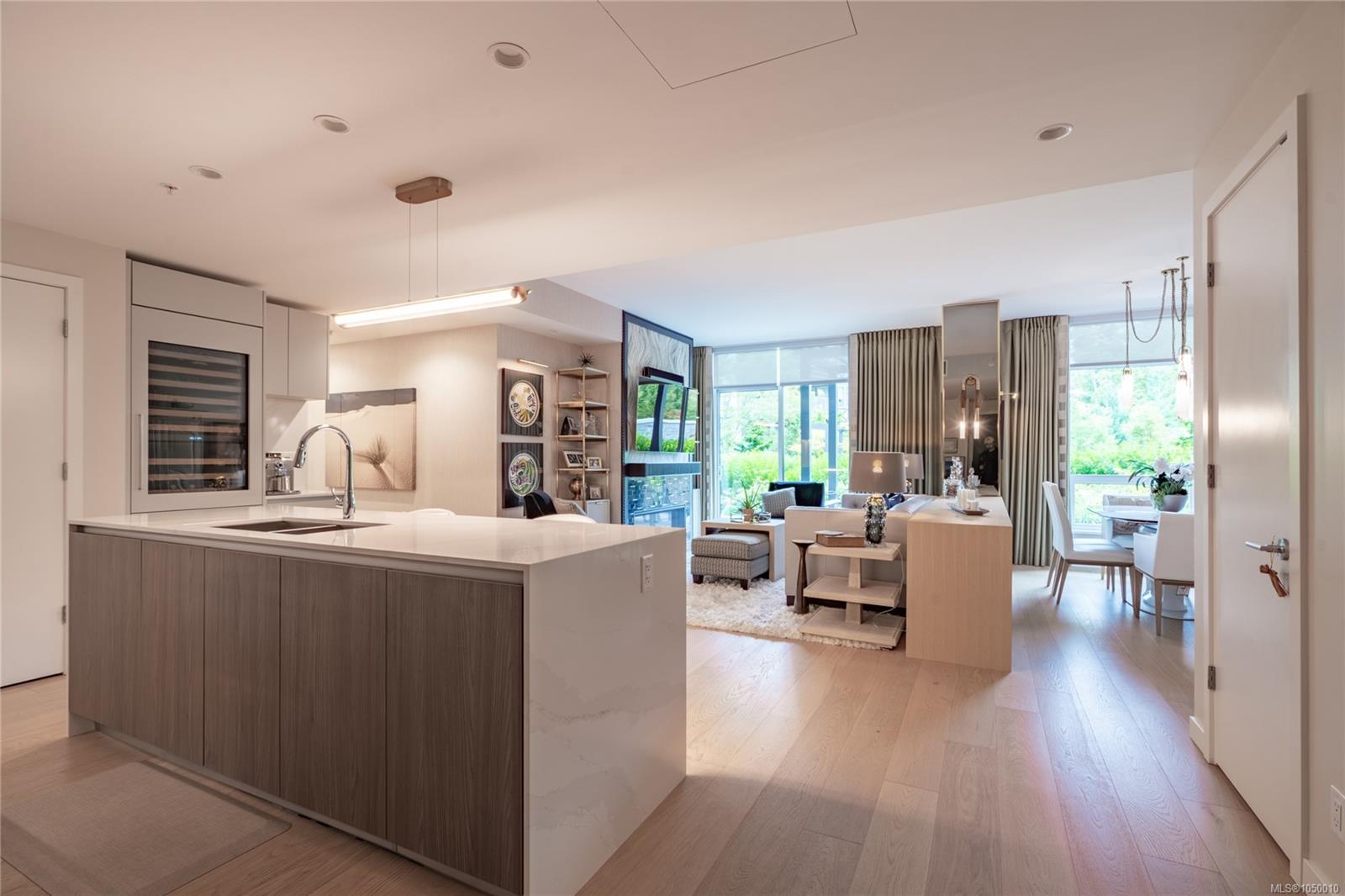 605-2000 Hannington Rd — listing photo 6 of 32