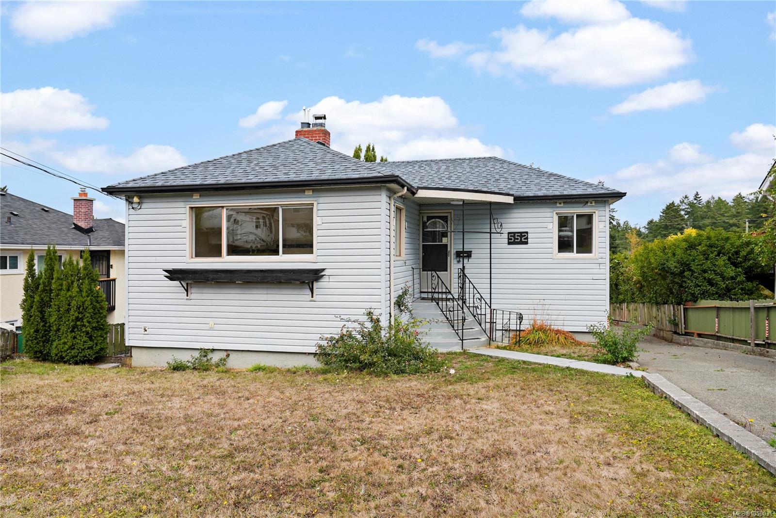 552 Davida Ave — listing photo 2 of 36