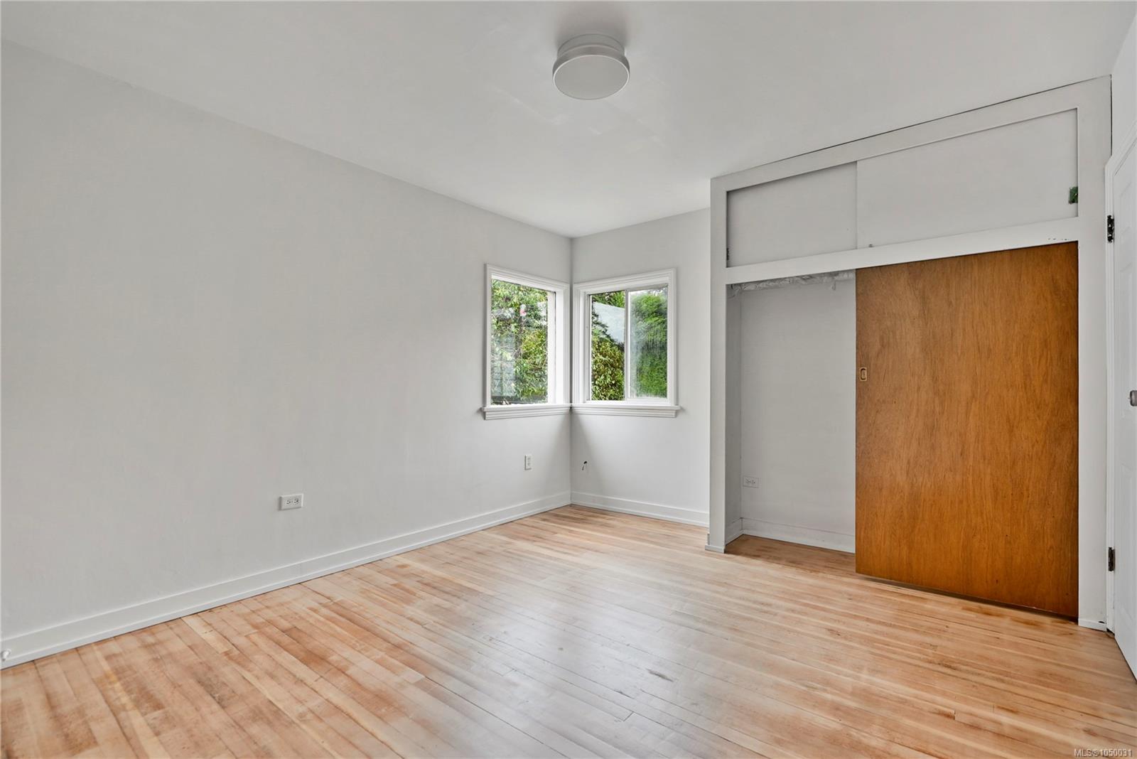 552 Davida Ave — listing photo 10 of 36