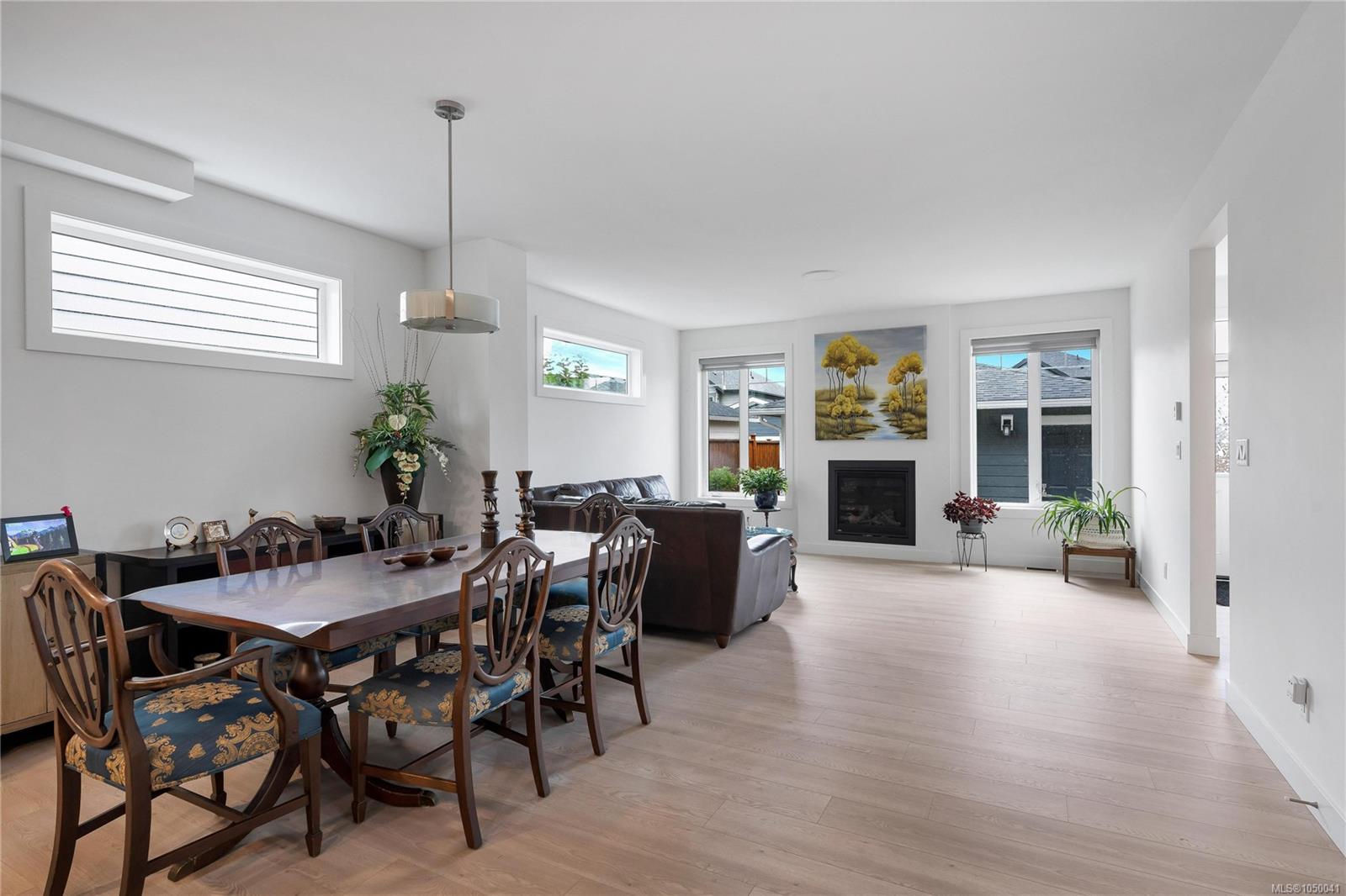 3419 Ryder Hesjedal Way — listing photo 12 of 58