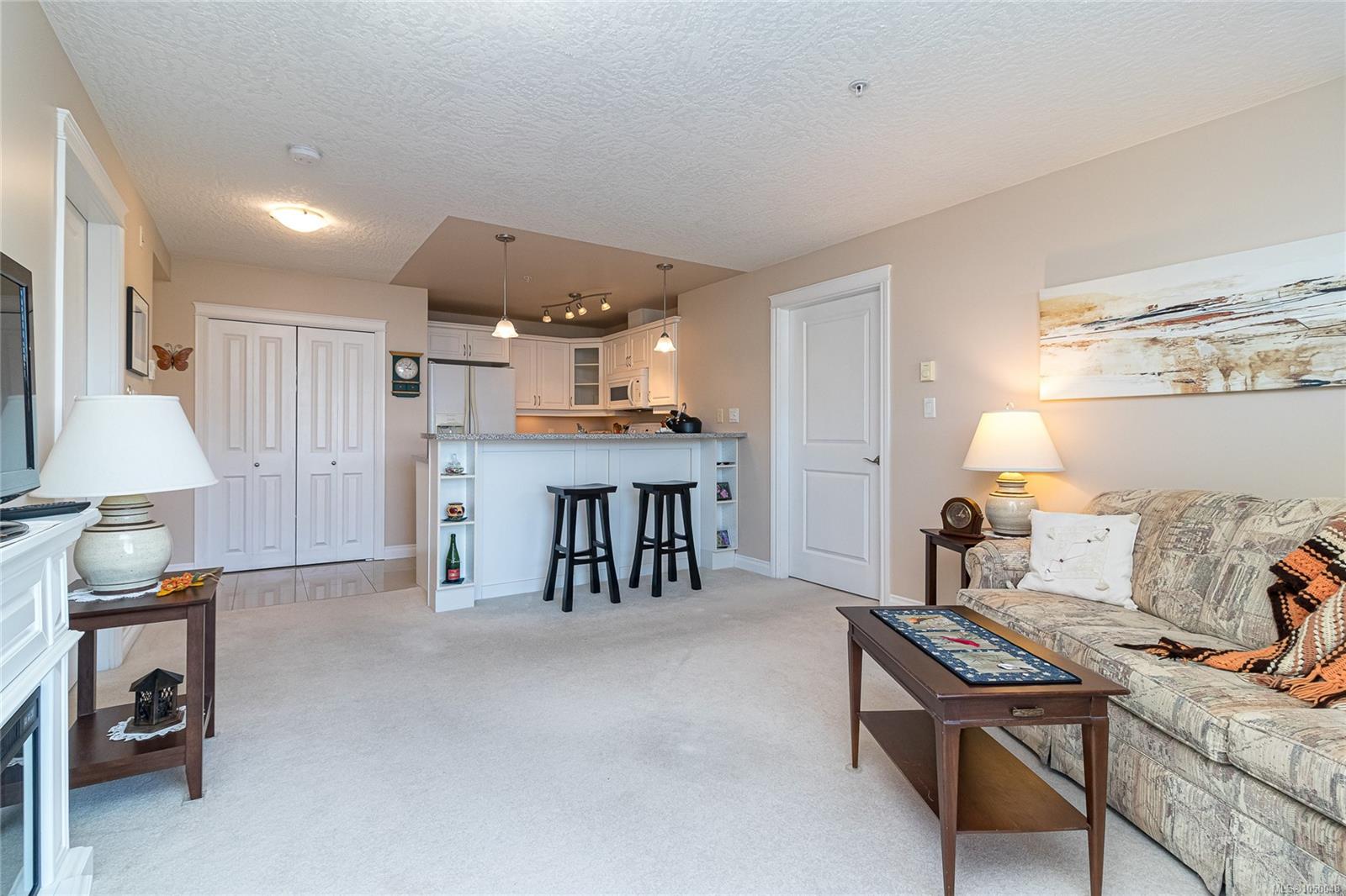 304-4536 Viewmont Ave — listing photo 11 of 42