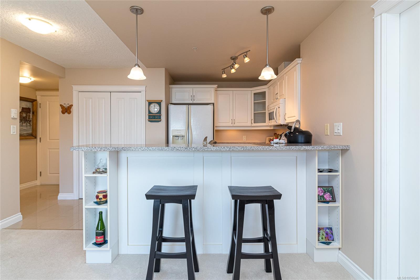 304-4536 Viewmont Ave — listing photo 12 of 42