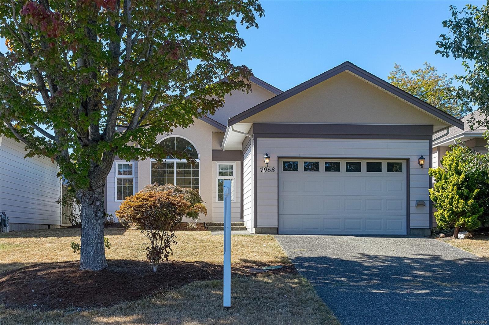 7968 Polo Park Cres, Central Saanich