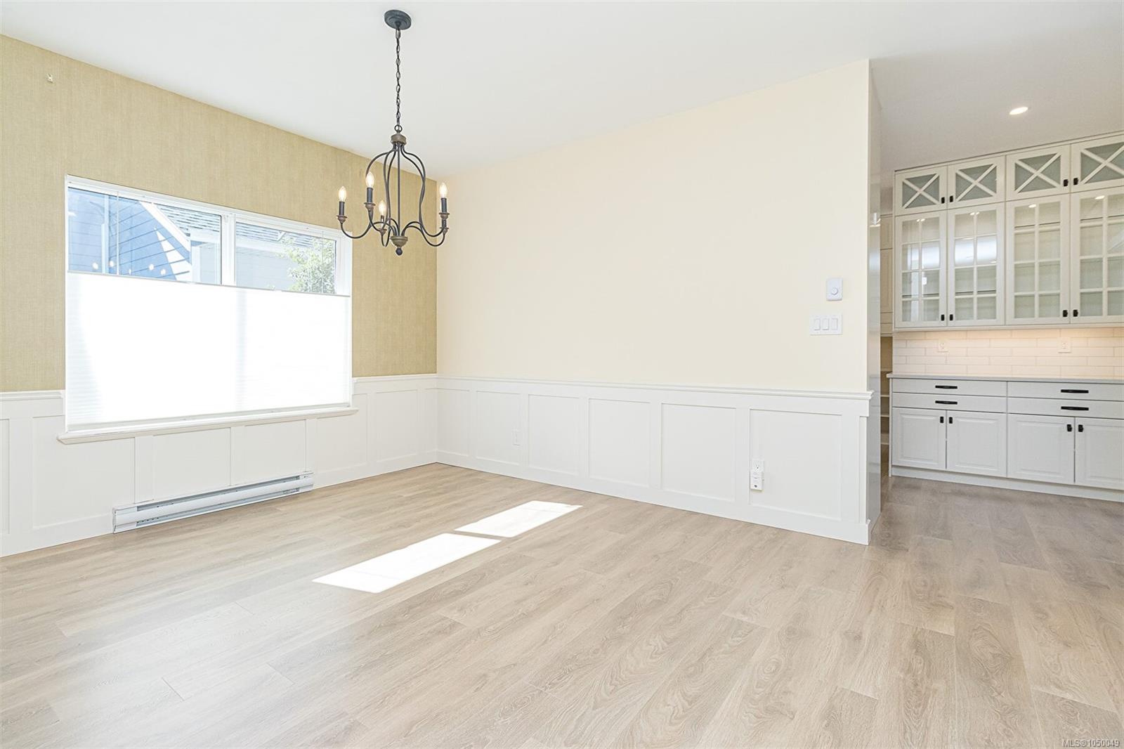7968 Polo Park Cres — listing photo 13 of 40