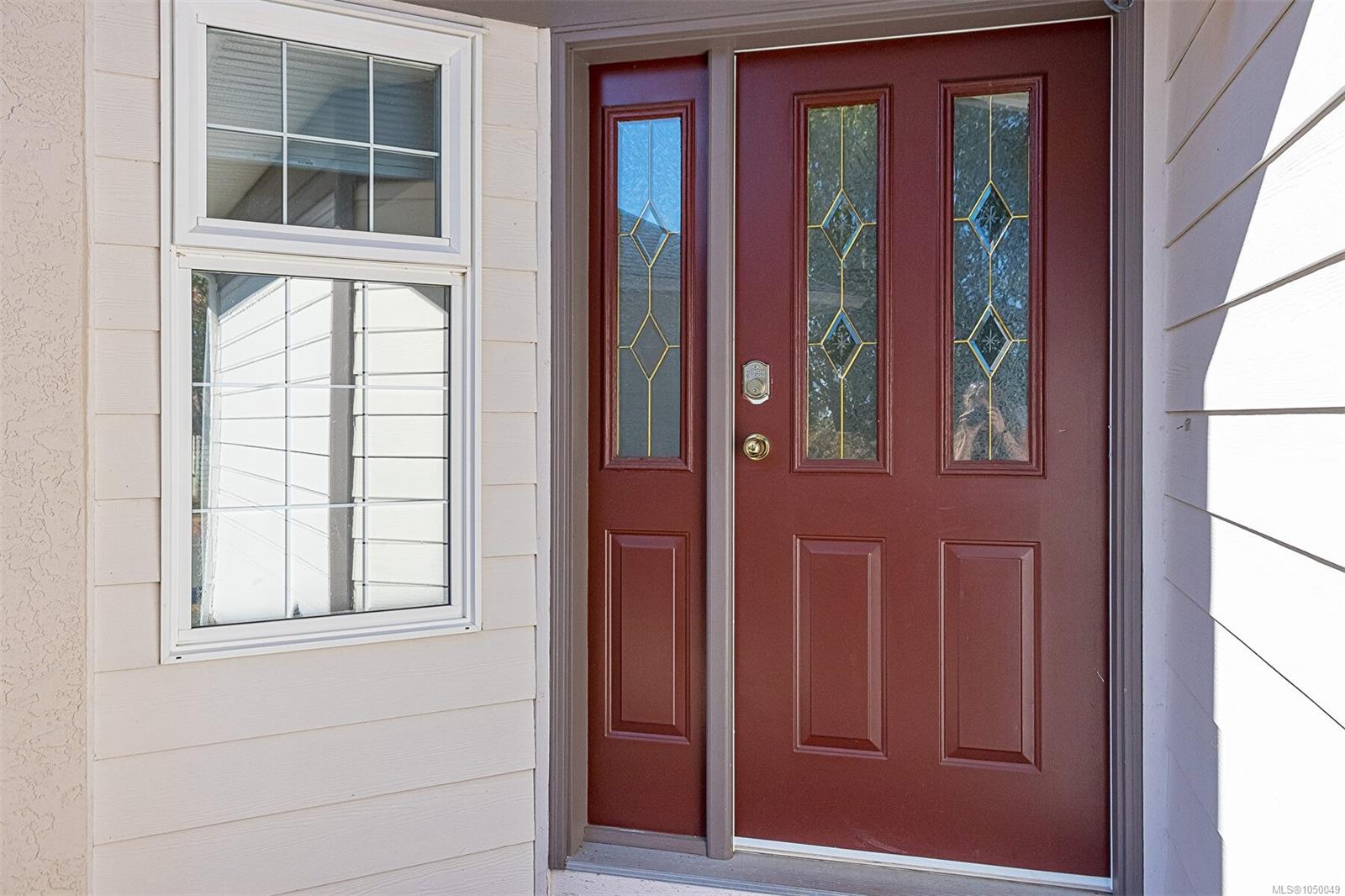 7968 Polo Park Cres — listing photo 4 of 40