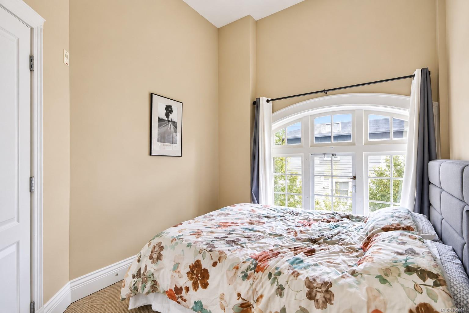 209-1602 Quadra St — listing photo 9 of 15