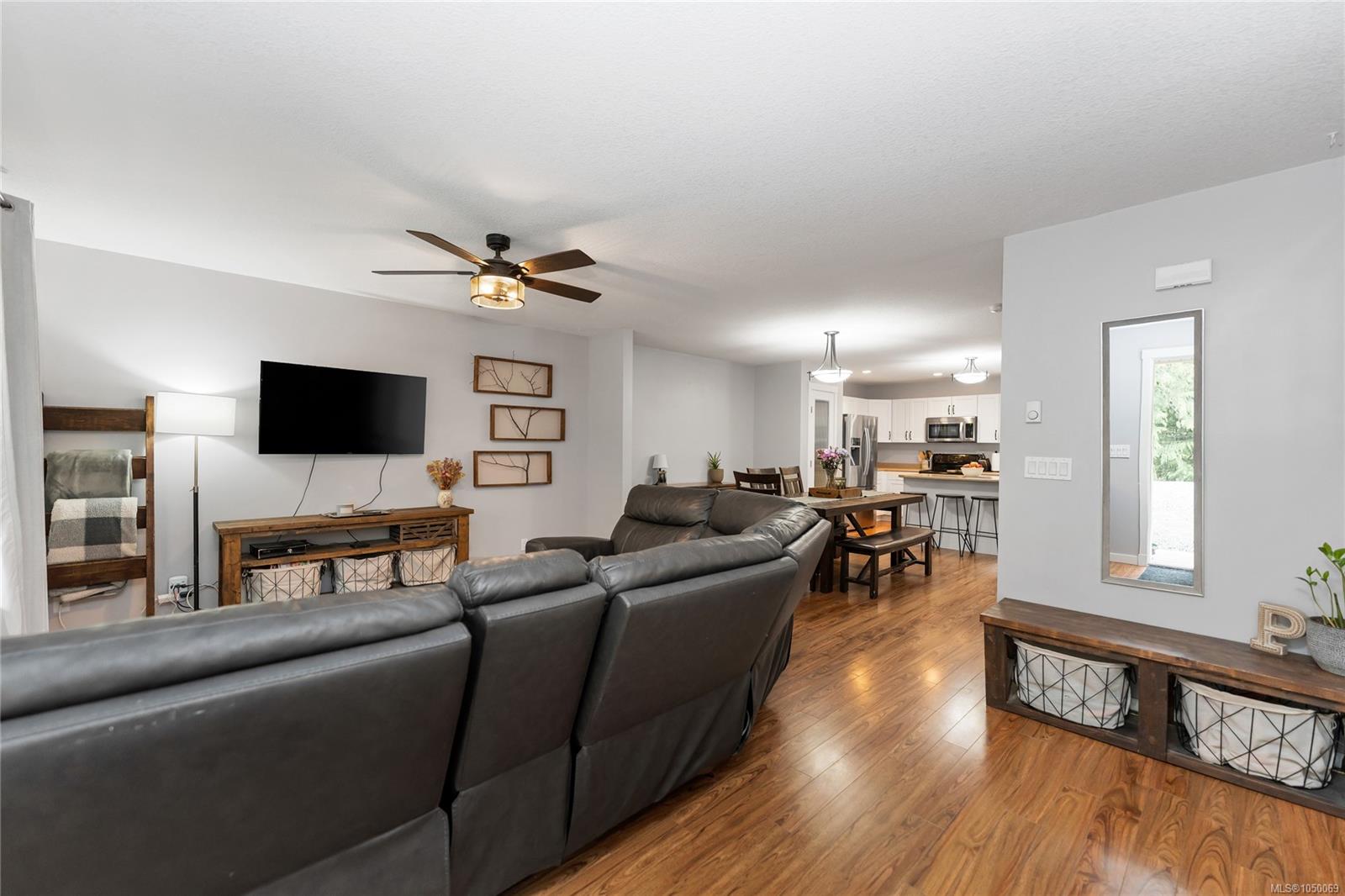 2071 Mable Rd — listing photo 5 of 34