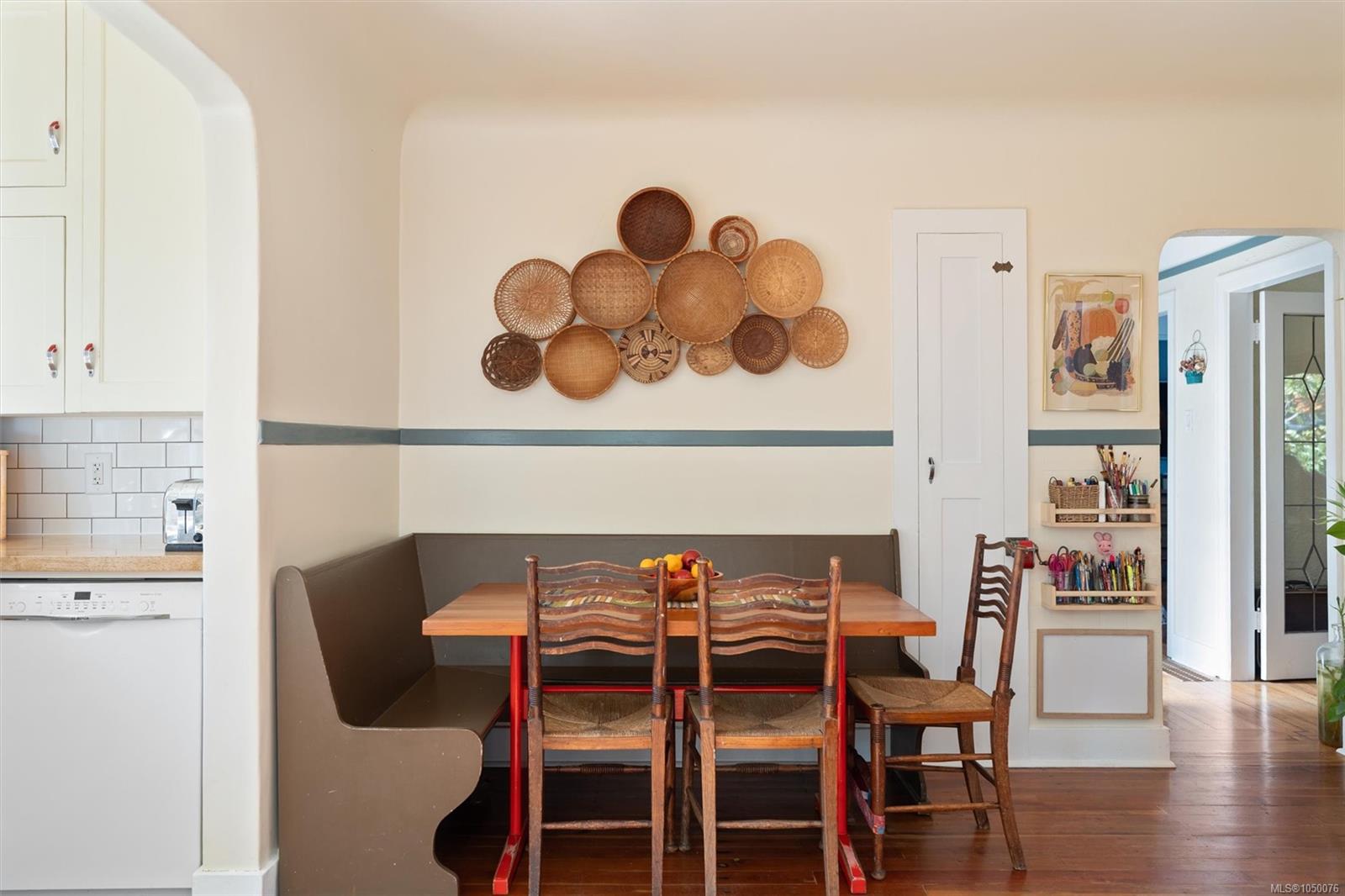 3015 Earl Grey St — listing photo 14 of 43