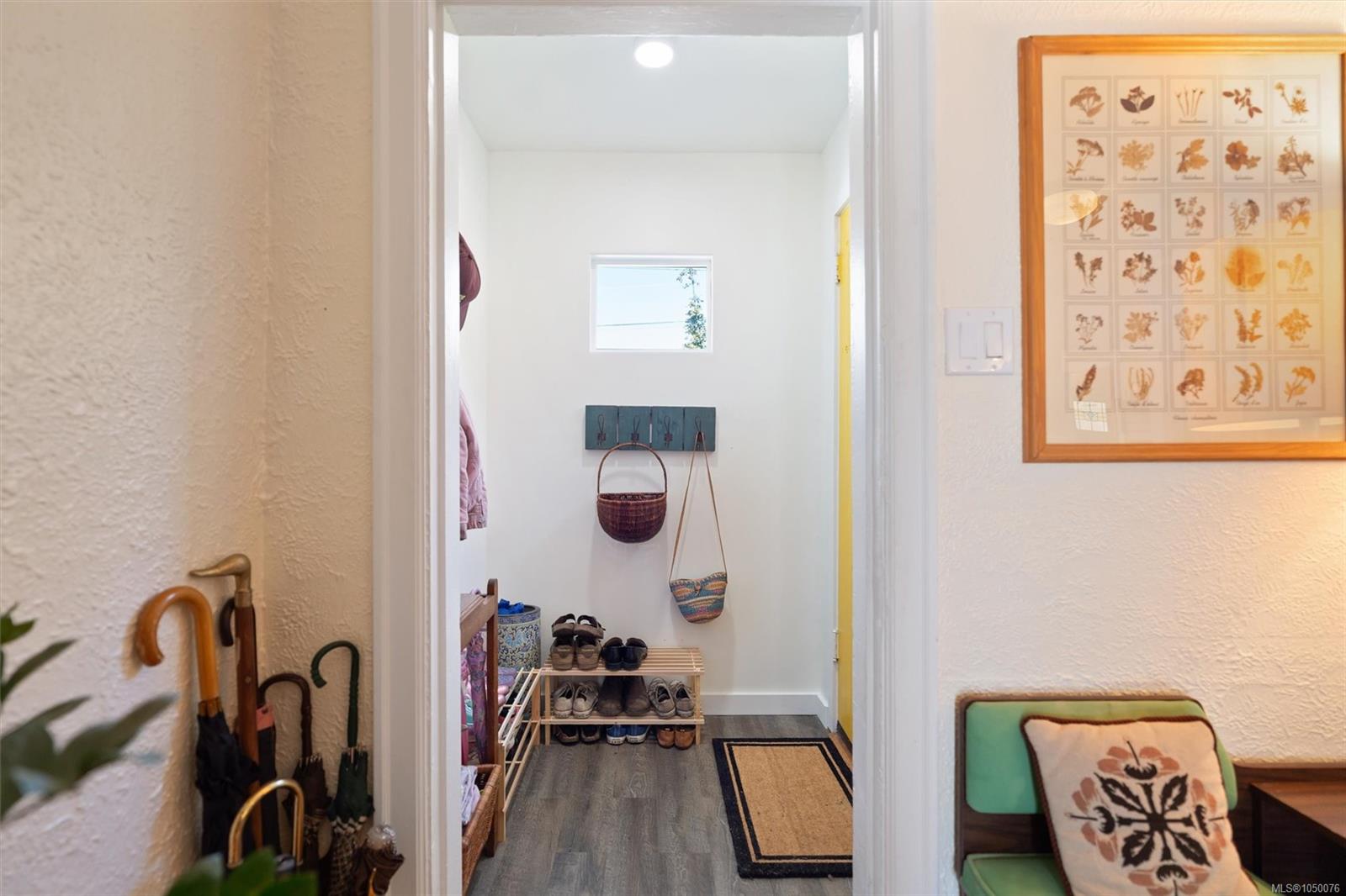 3015 Earl Grey St — listing photo 9 of 43