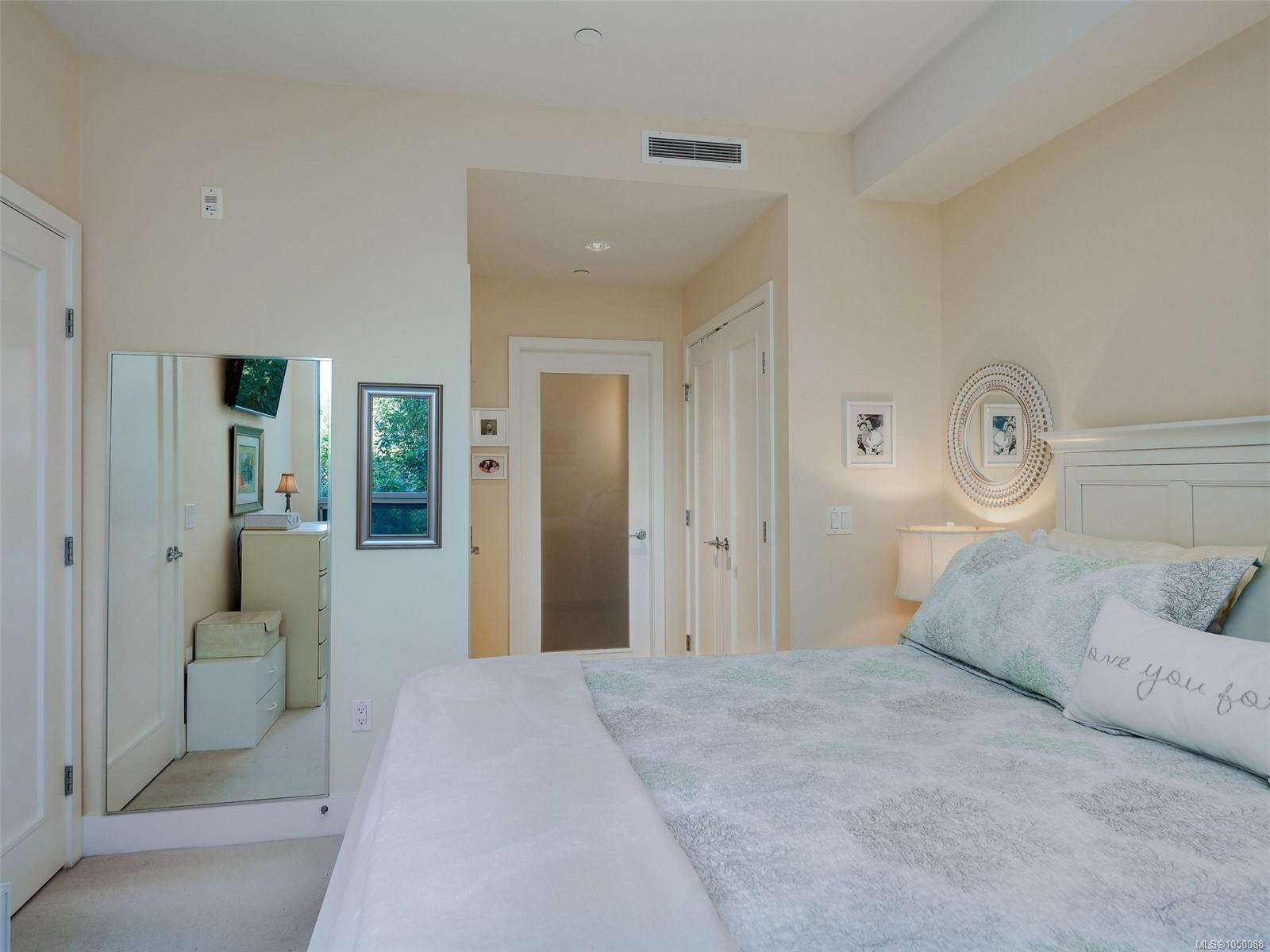 107-3234 Holgate Lane — listing photo 12 of 36