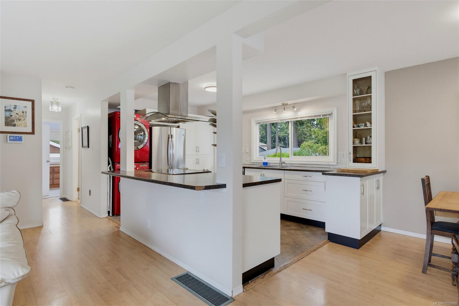 560 Ridley Dr — listing photo 11 of 47
