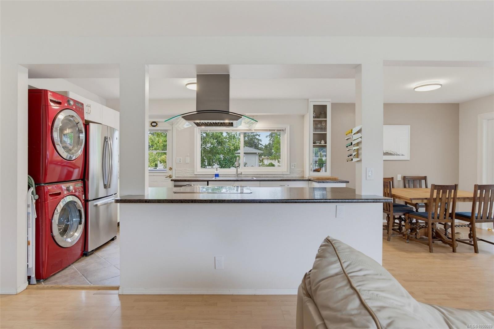 560 Ridley Dr — listing photo 13 of 47