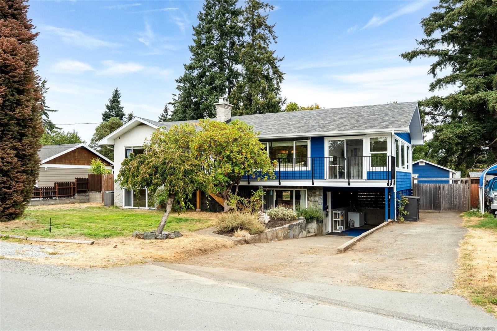 560 Ridley Dr — listing photo 4 of 47