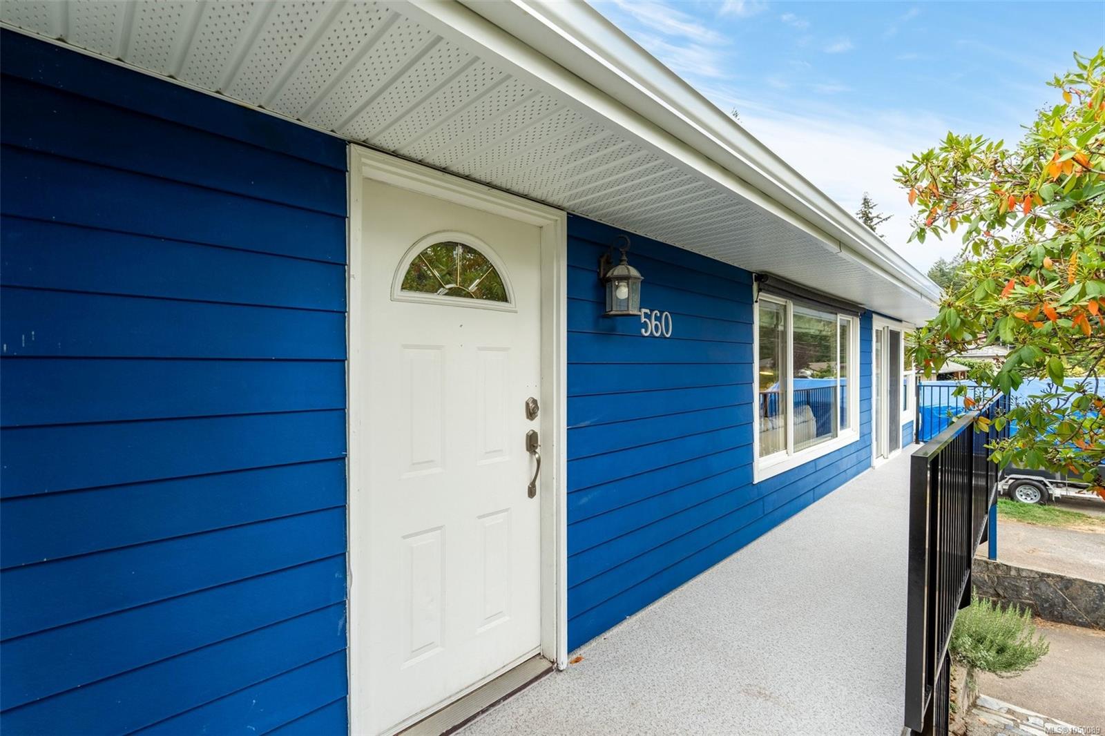 560 Ridley Dr — listing photo 5 of 47