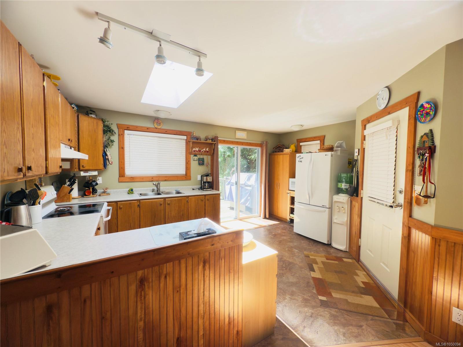 667 Weathers Way — listing photo 7 of 48