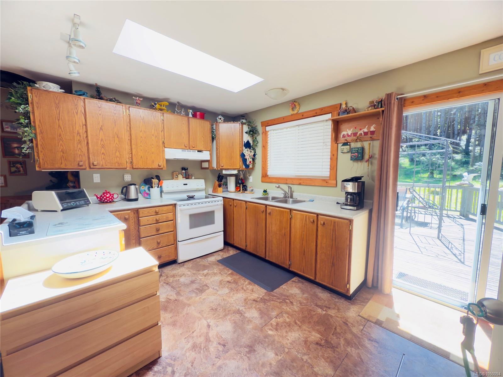 667 Weathers Way — listing photo 8 of 48