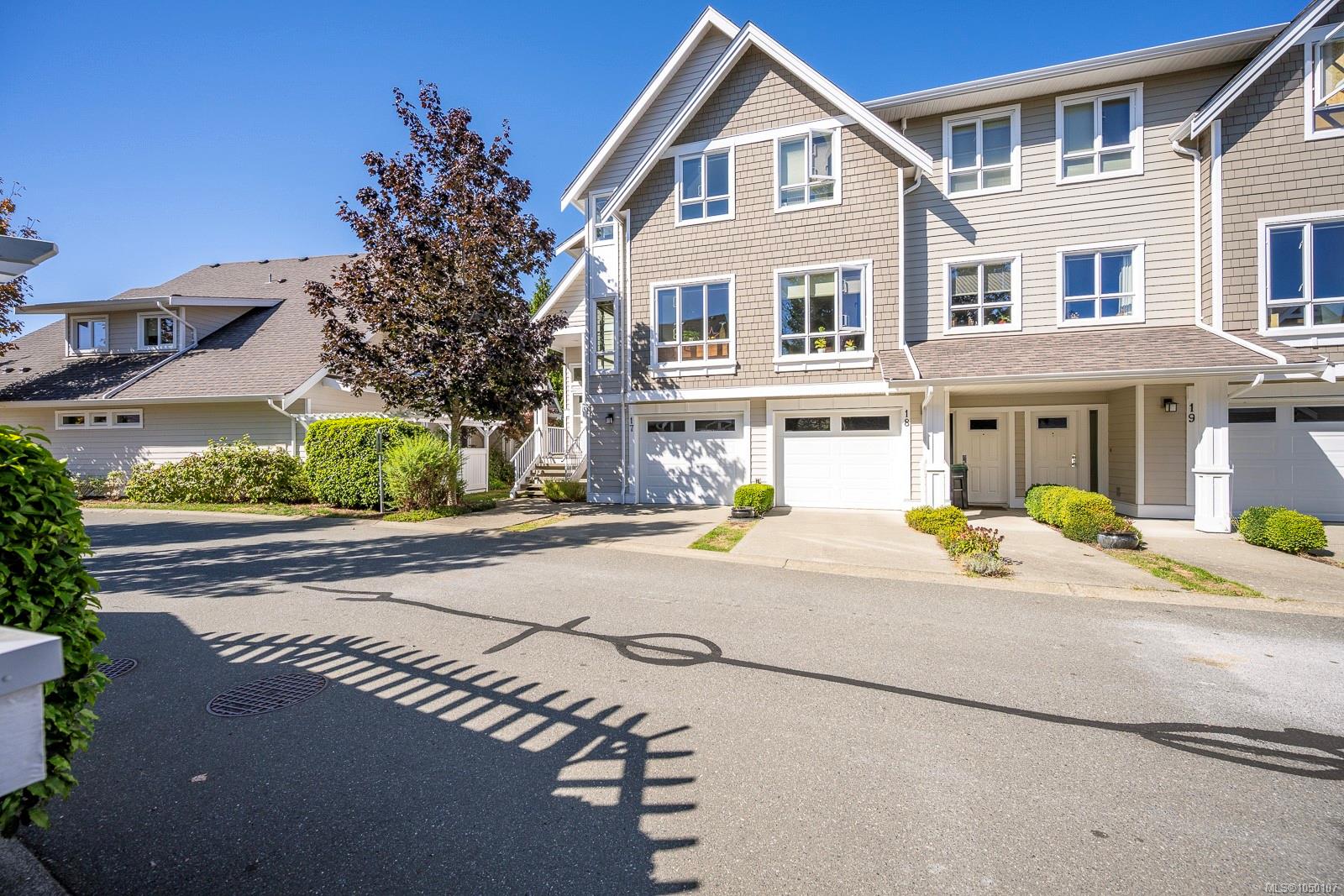 700 Lancaster Way, Comox