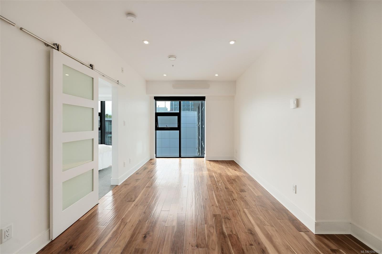 N414-1105 Pandora Ave — listing photo 8 of 53