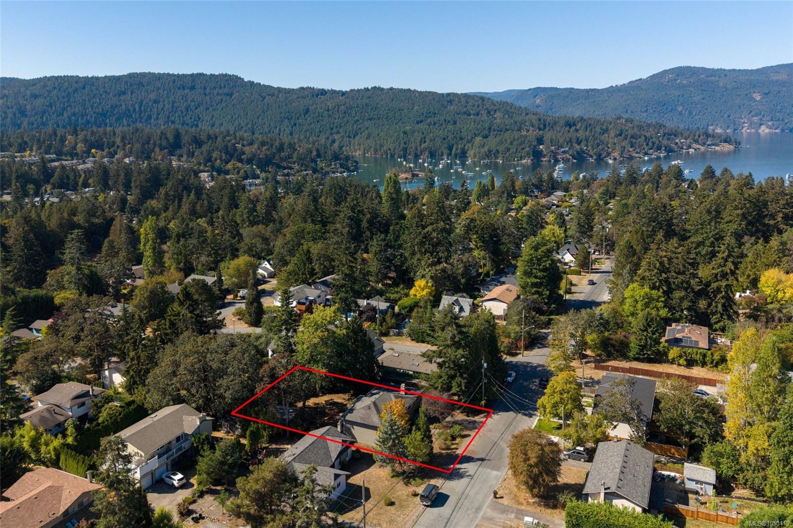 1055 Clarke Rd photo 4