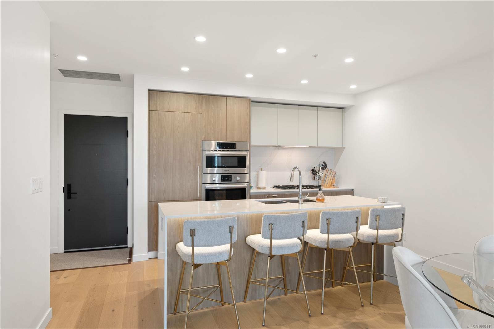 1412-2000 Hannington Rd — listing photo 4 of 52