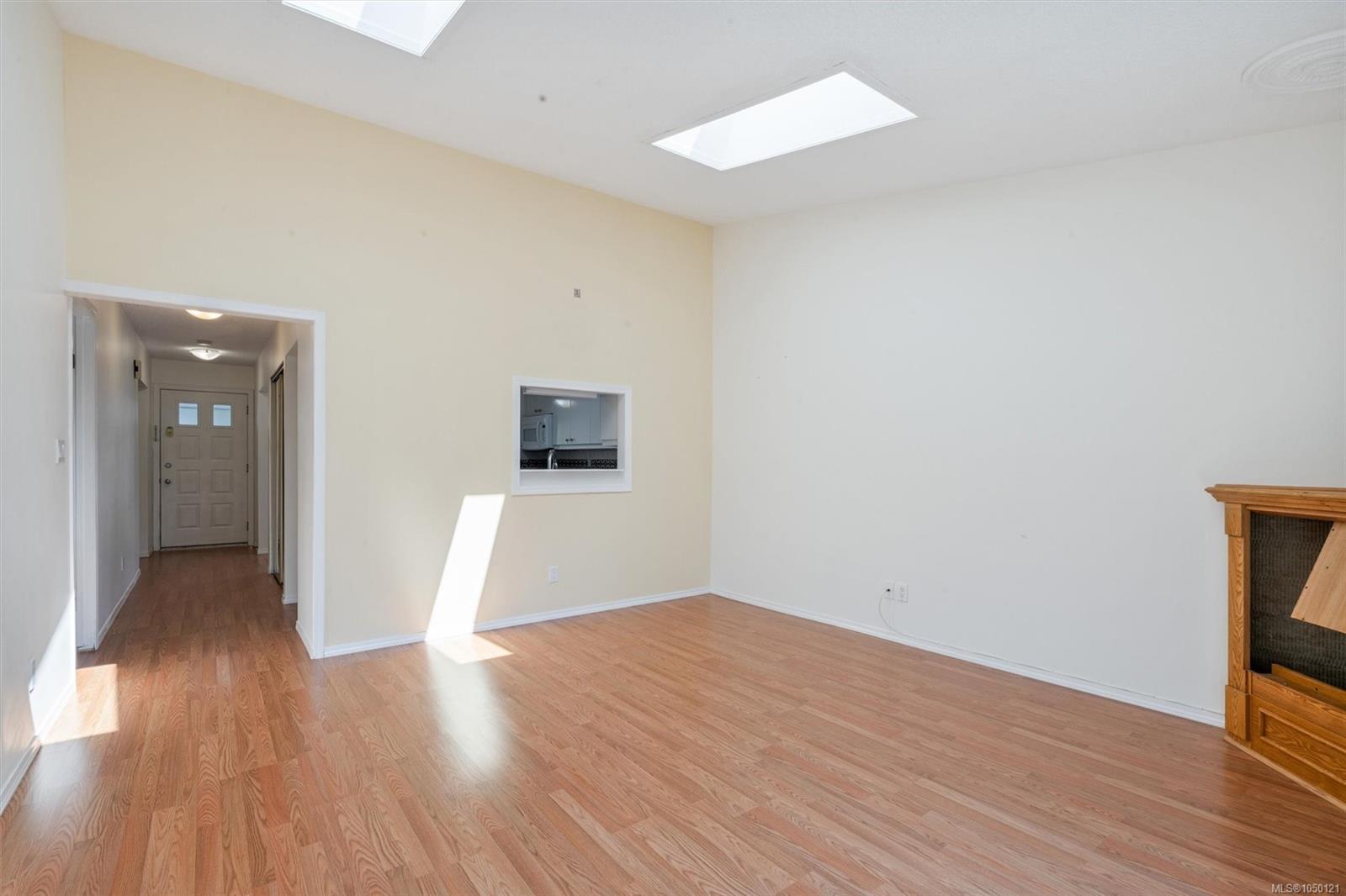 4-1184 Clarke Rd — listing photo 13 of 37