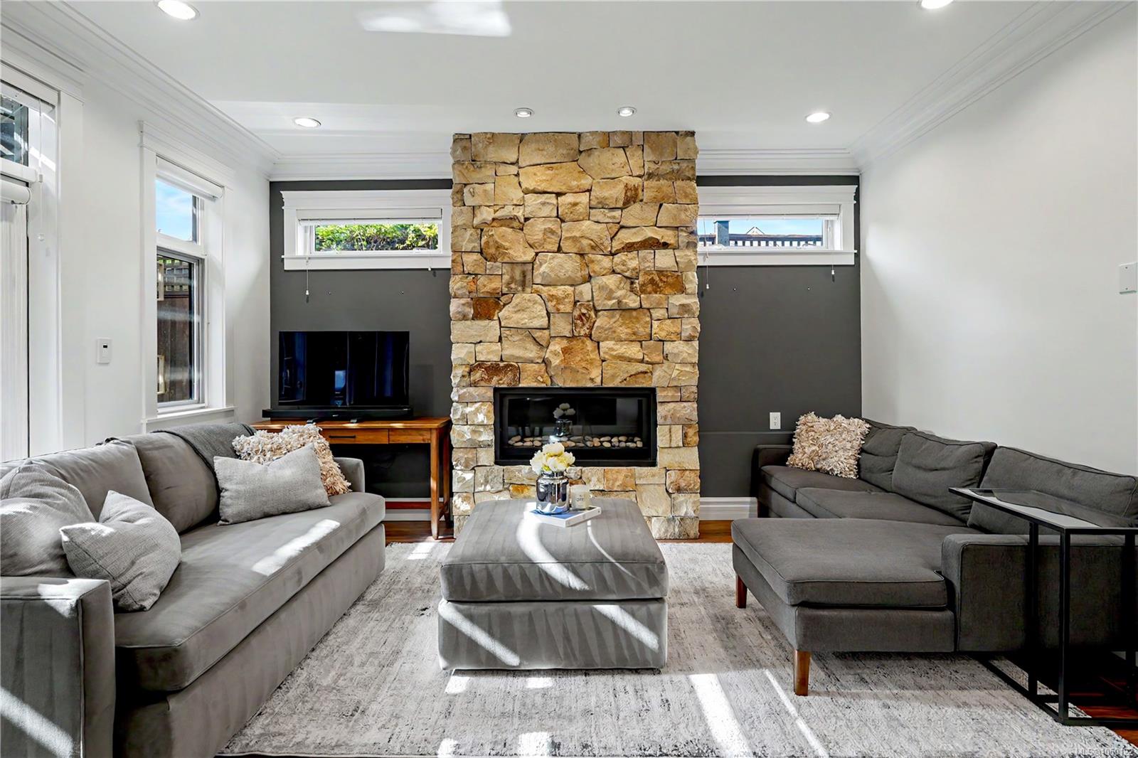 4-2622 Shelbourne St — listing photo 11 of 35