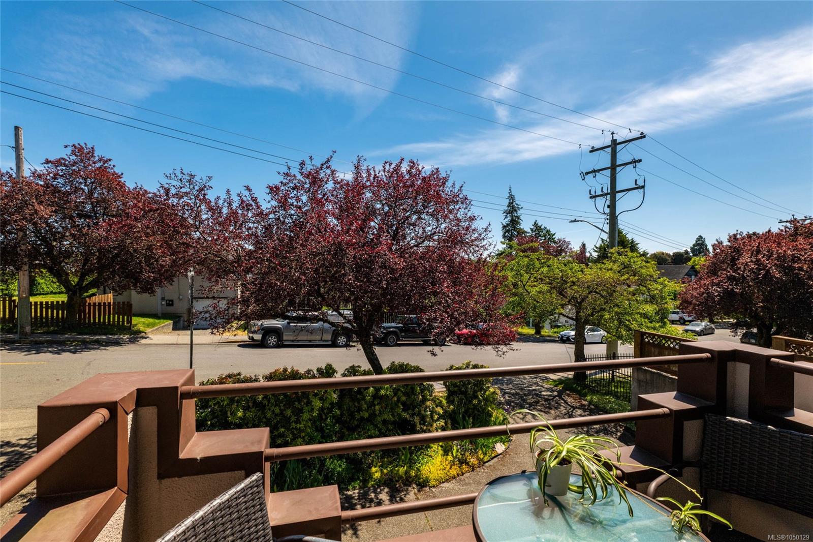 3154 Washington Ave — listing photo 9 of 31