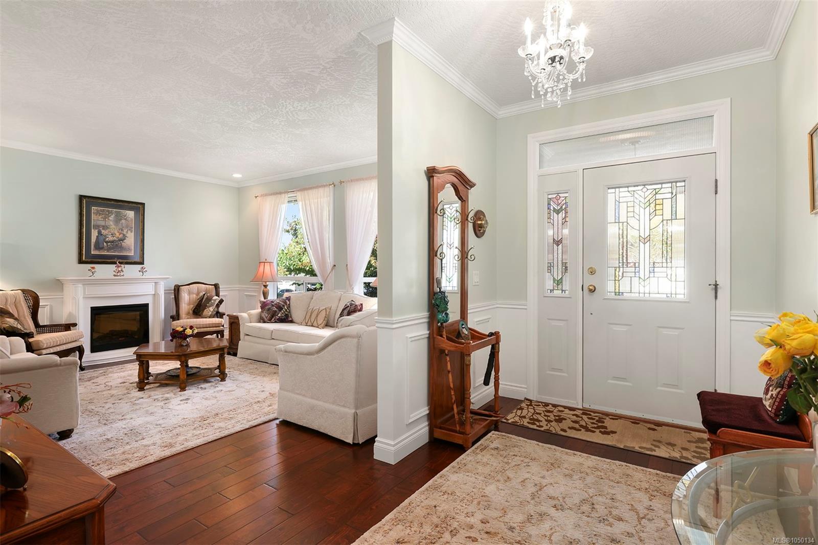 2561 Hebrides Cres — listing photo 8 of 35